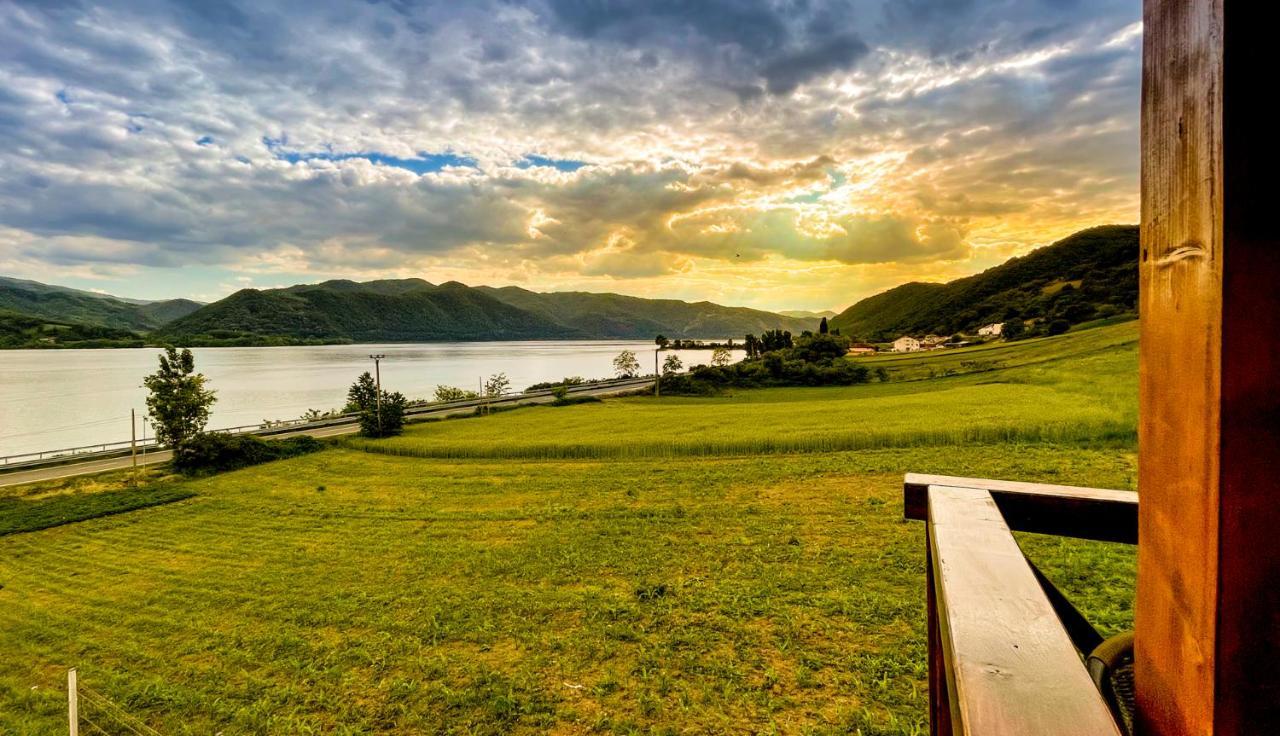 Pensiunea Balkan Gornea Buitenkant foto